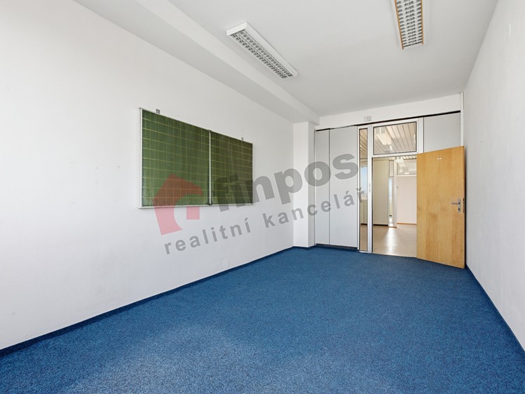 Pronájem kanceláře 556 m² - foto 7