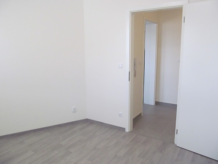 Pronájem kanceláře 71 m² - foto 8