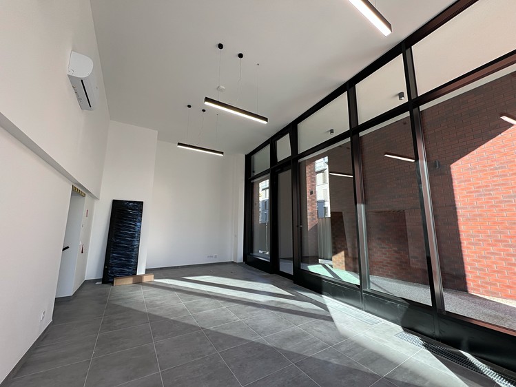 Pronájem obchodního prostoru 88 m² - foto 1