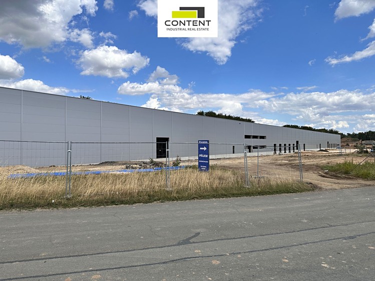 Pronájem skladového prostoru 5 000 m² - foto 1