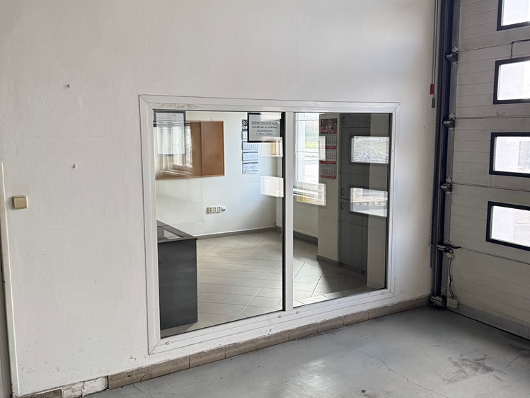 Pronájem obchodního prostoru 200 m² - foto 2