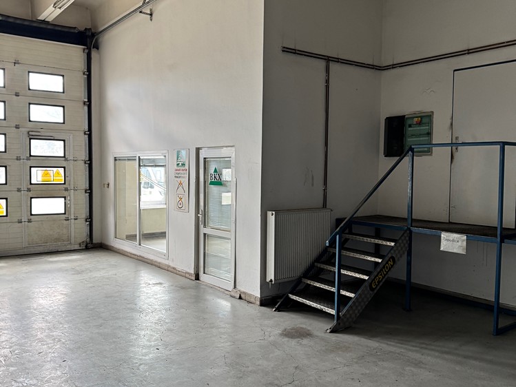 Pronájem obchodního prostoru 200 m² - foto 7