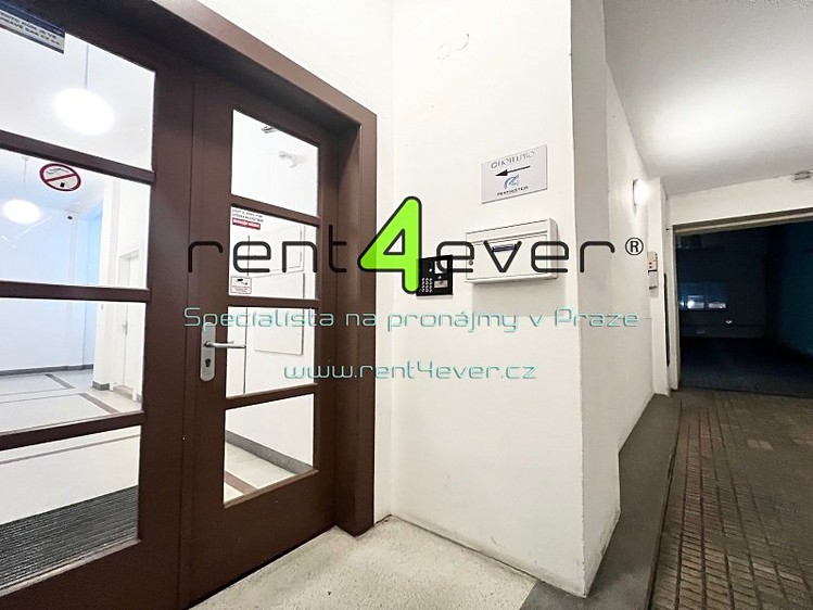 Pronájem kanceláře 30 m² - foto 6