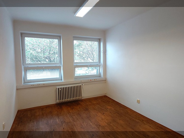 Pronájem kanceláře 17 m² - foto 1