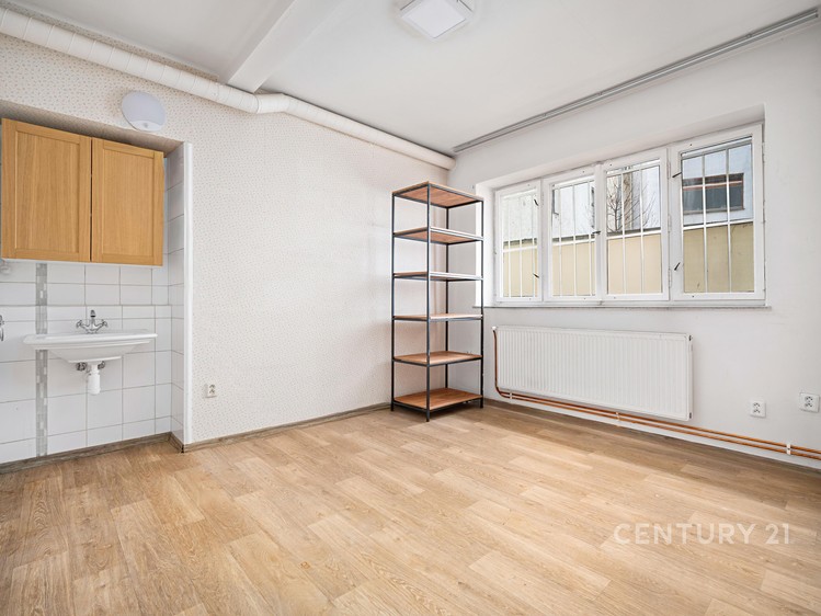Pronájem obchodního prostoru 76 m² - foto 8