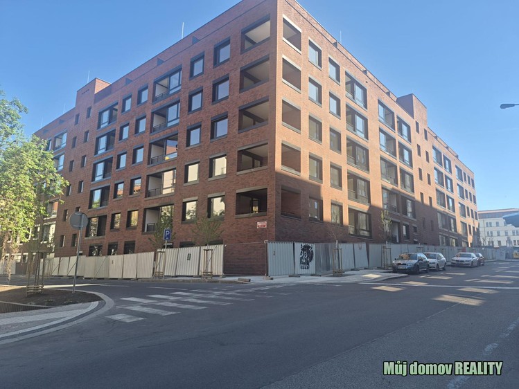 Pronájem obchodního prostoru 53 m² - foto 1