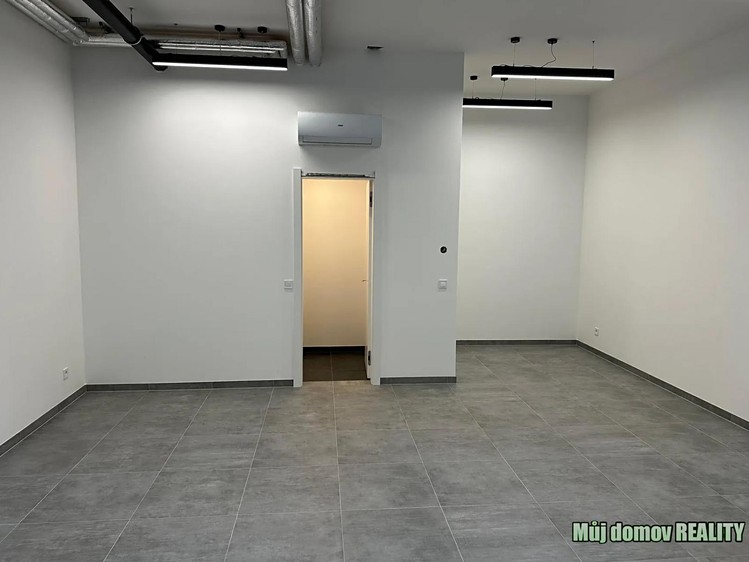 Pronájem obchodního prostoru 53 m² - foto 6