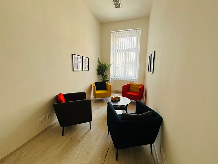 Pronájem kanceláře 95 m² - foto 2