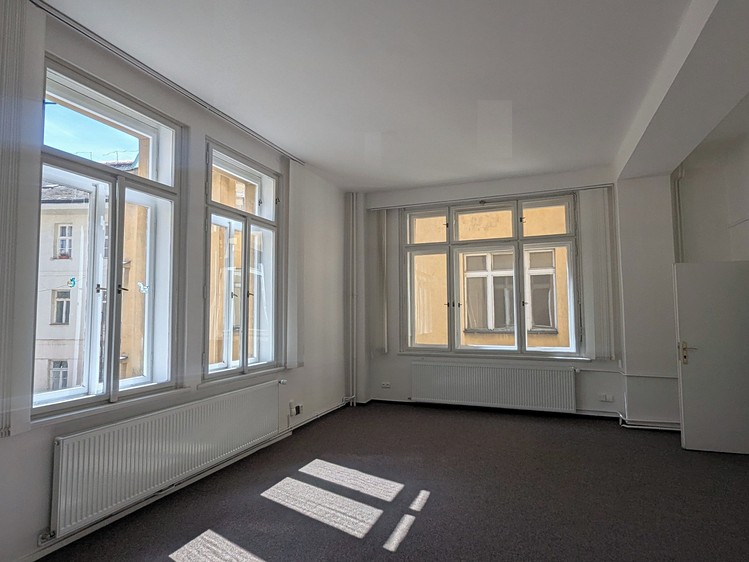 Pronájem kanceláře 30 m² - foto 3