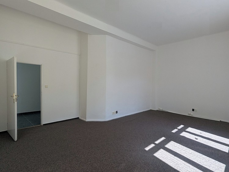 Pronájem kanceláře 30 m² - foto 2