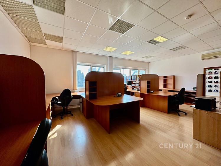 Pronájem kanceláře 153 m² - foto 8