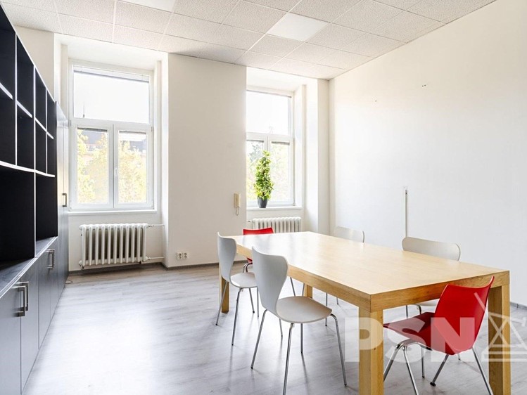 Pronájem kanceláře 50 m² - foto 2
