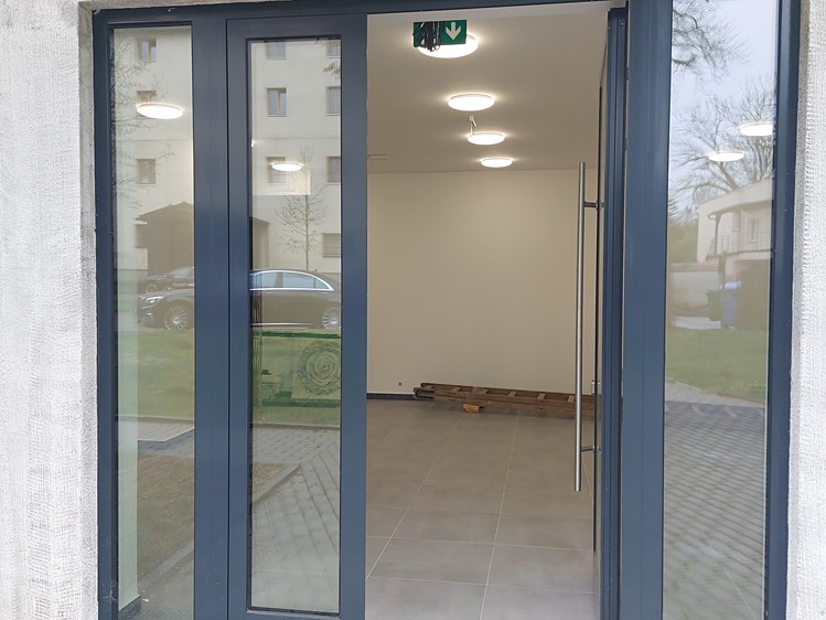Pronájem kanceláře 130 m² - foto 1