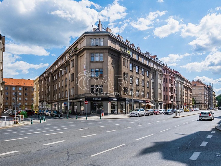 Pronájem kanceláře 100 m² - foto 2