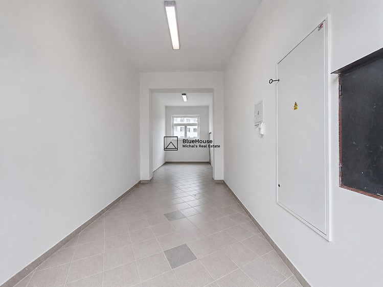 Pronájem obchodního prostoru 22 m² - foto 1