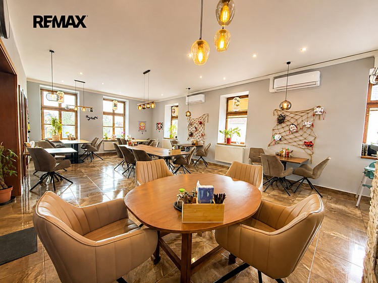 Pronájem restaurace 200 m² - foto 1
