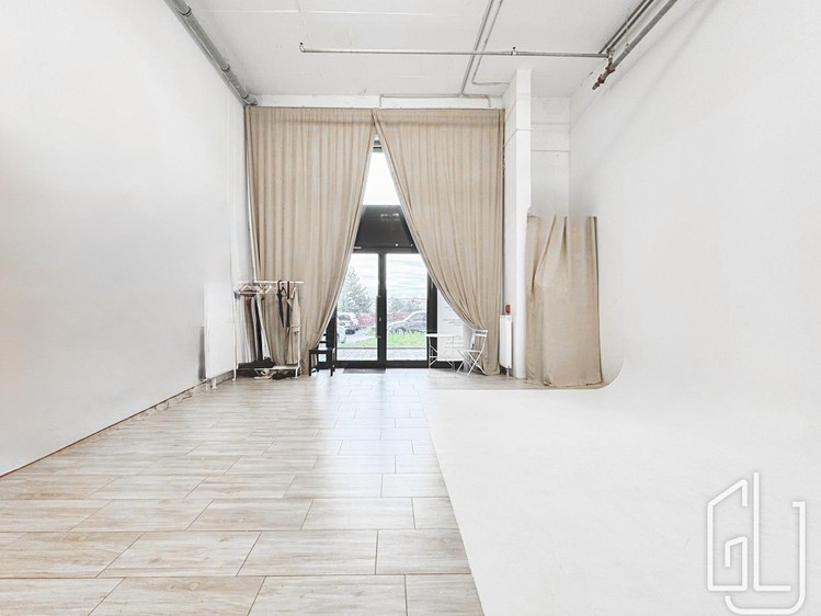 Pronájem obchodního prostoru 76 m² - foto 2