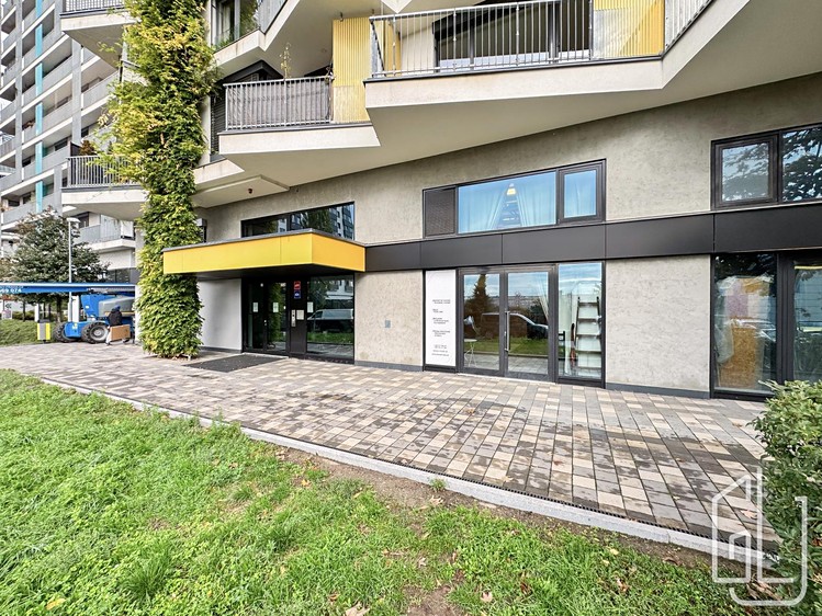 Pronájem obchodního prostoru 76 m² - foto 1