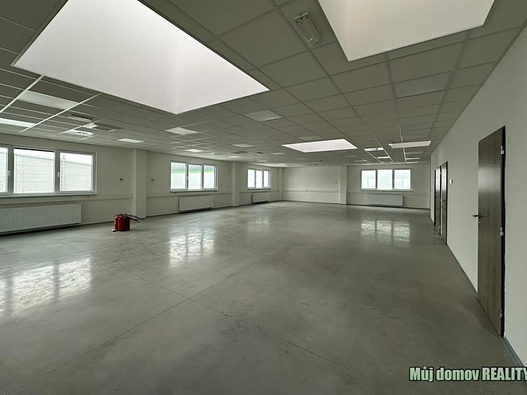 Pronájem skladového prostoru 550 m² - foto 3