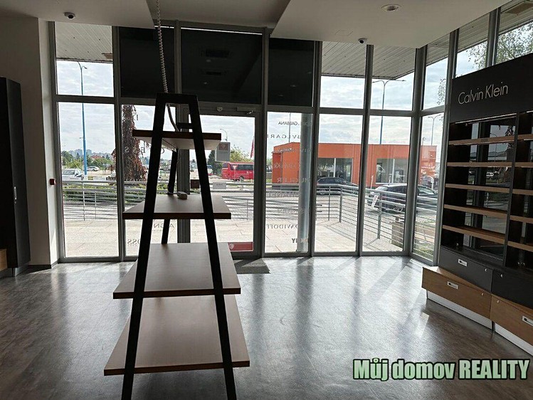 Pronájem obchodního prostoru 79 m² - foto 1