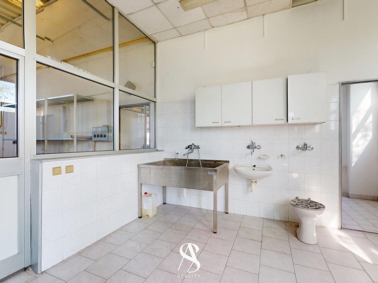 Pronájem výrobní haly, prostoru 452 m² - foto 8