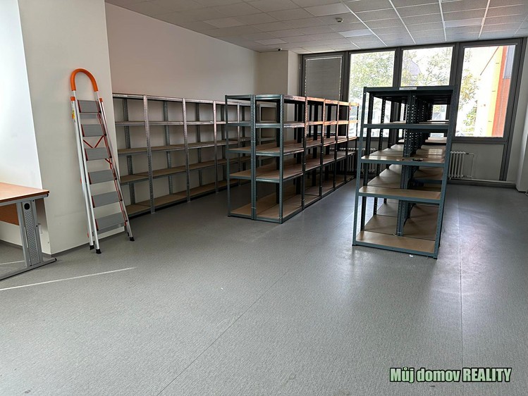 Pronájem skladového prostoru 105 m² - foto 1