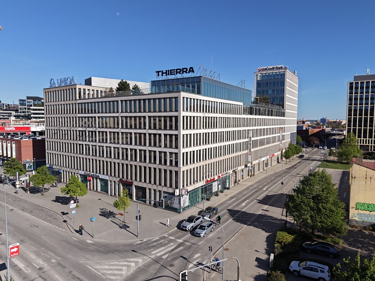 Pronájem kanceláře 300 m² - foto 1