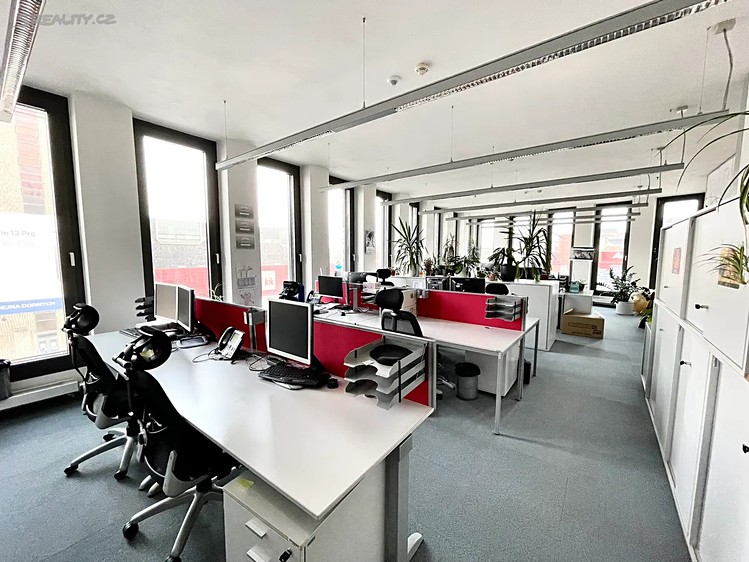 Pronájem kanceláře 300 m² - foto 6