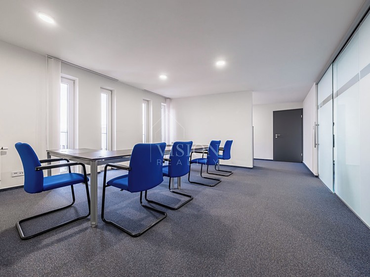 Pronájem kanceláře 130 m² - foto 2