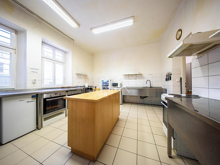 Pronájem kanceláře 86 m² - foto 2