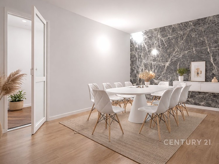 Pronájem obchodního prostoru 141 m² - foto 1