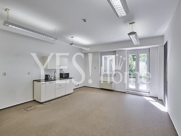 Pronájem kanceláře 185 m² - foto 1
