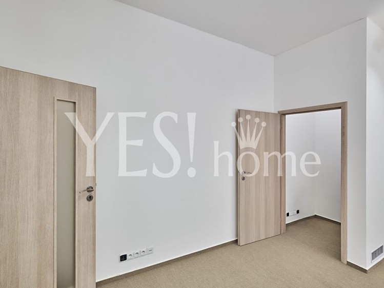 Pronájem kanceláře 185 m² - foto 6
