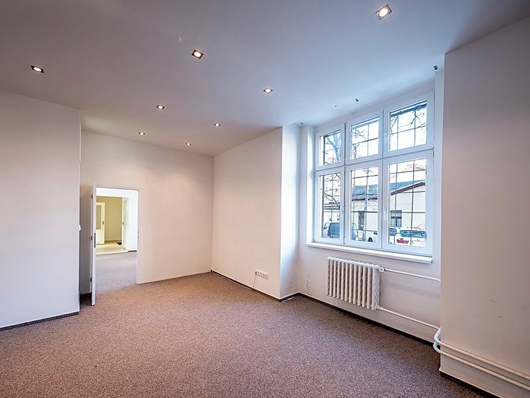 Pronájem kanceláře 78 m² - foto 2