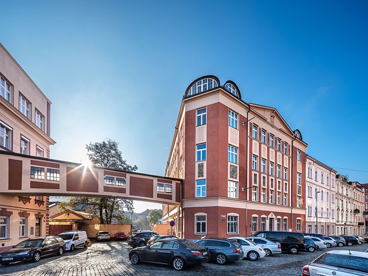 Pronájem kanceláře 78 m² - foto 1