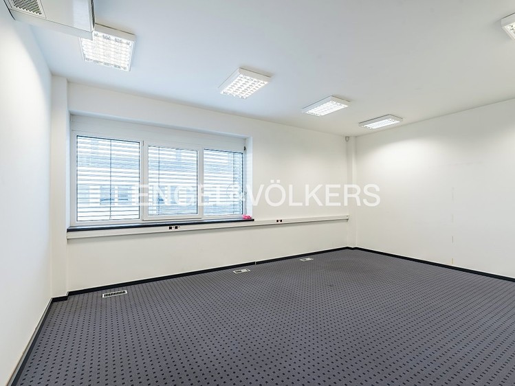 Pronájem kanceláře 254 m² - foto 1
