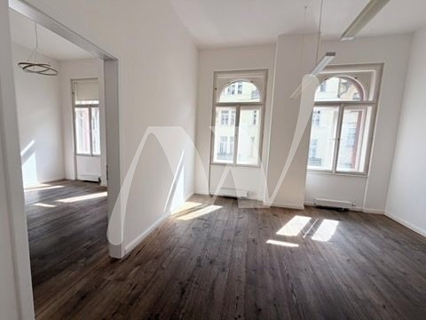 Pronájem kanceláře 179 m² - foto 7