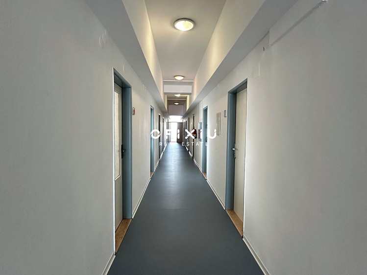Pronájem kanceláře 600 m² - foto 6