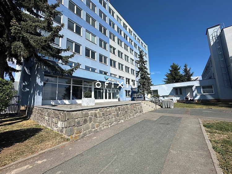Pronájem kanceláře 200 m² - foto 1