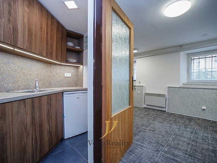 Pronájem kanceláře 65 m² - foto 4