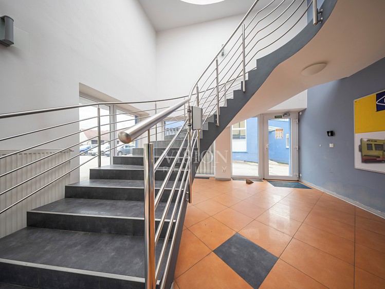 Pronájem kanceláře 30 m² - foto 2