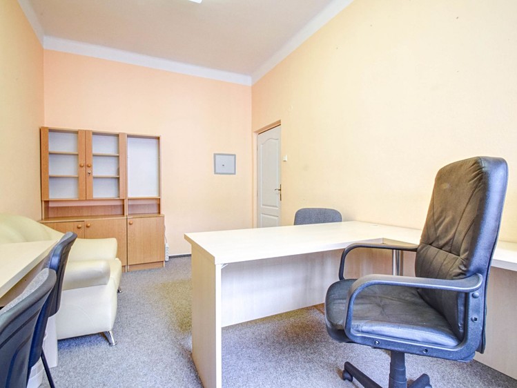Pronájem kanceláře 28 m² - foto 5