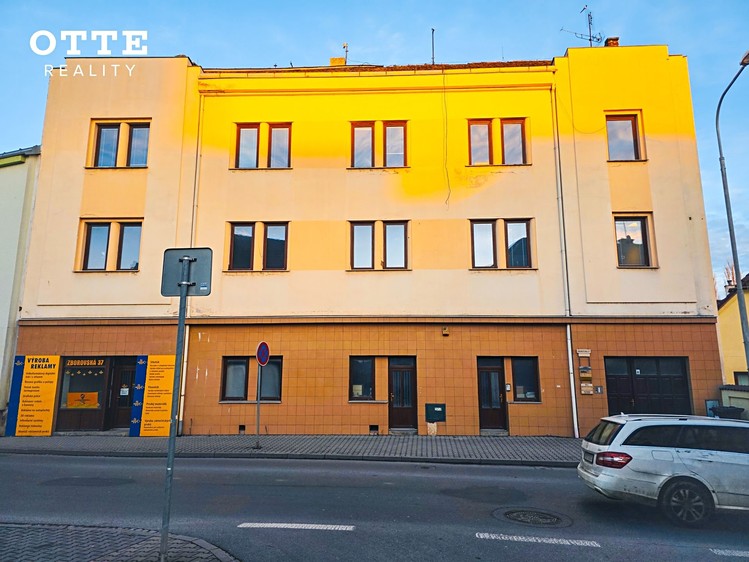 Pronájem obchodního prostoru 53 m² - foto 1