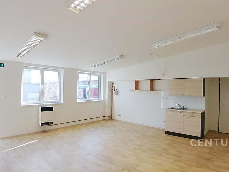Pronájem kanceláře 35 m² - foto 2