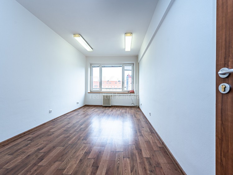 Pronájem kanceláře 15 m² - foto 1