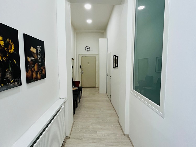 Pronájem kanceláře 95 m² - foto 1