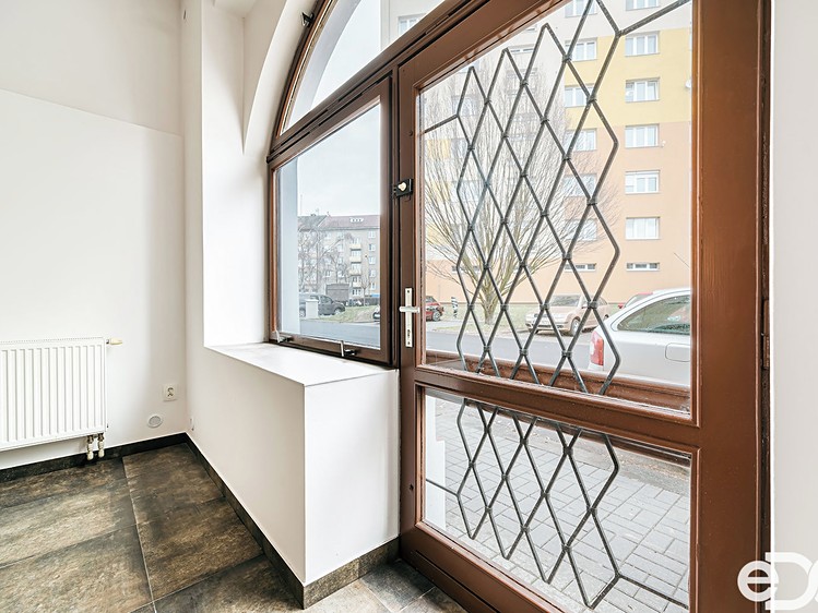 Pronájem obchodního prostoru 41 m² - foto 3