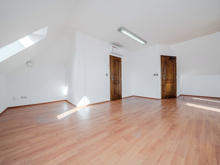 Pronájem kanceláře 38 m² - foto 2