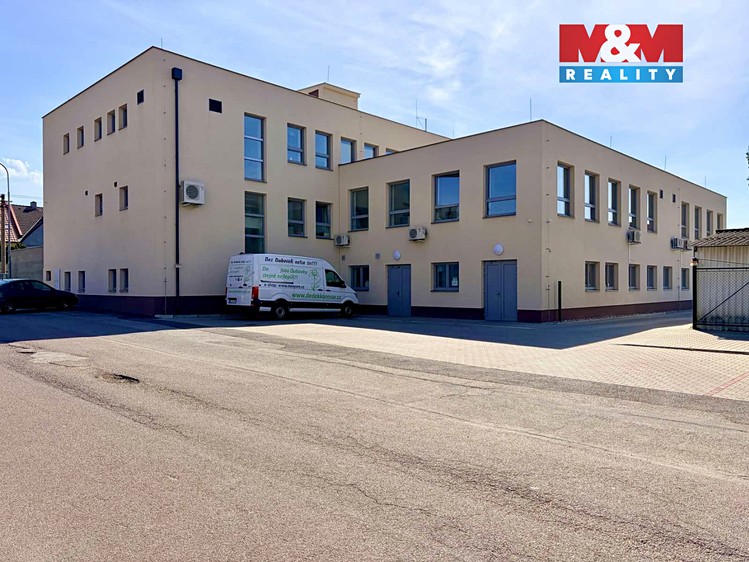 Pronájem kanceláře 140 m² - foto 4