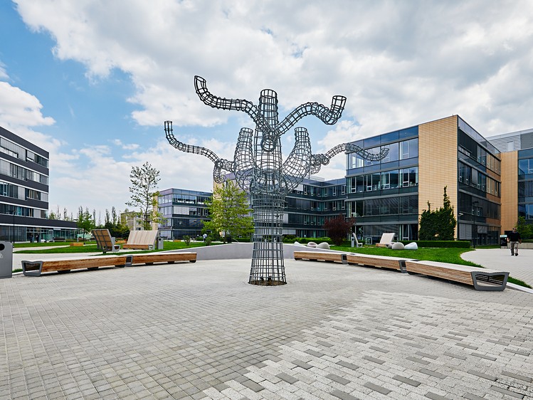 Pronájem kanceláře 1 500 m² - foto 1